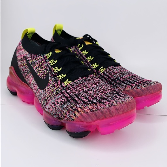 Women’s Air VaporMax Flyknit 3 - Picture 3 of 4